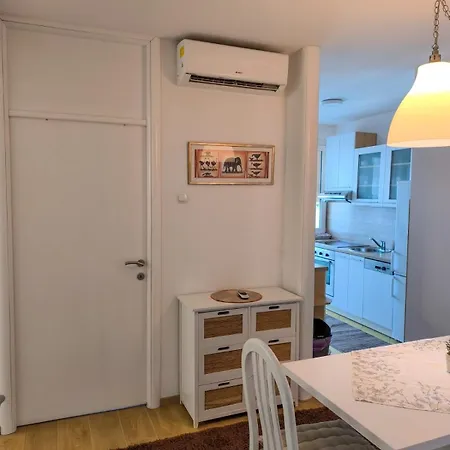 Esma 2 Apartment