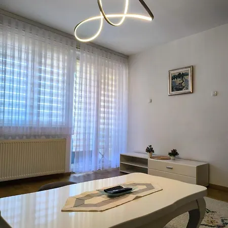 Esma 2 Apartment
