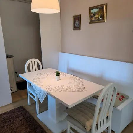 Esma 2 Bihać