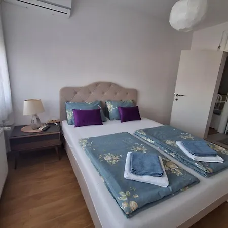 Apartment Esma 2 *